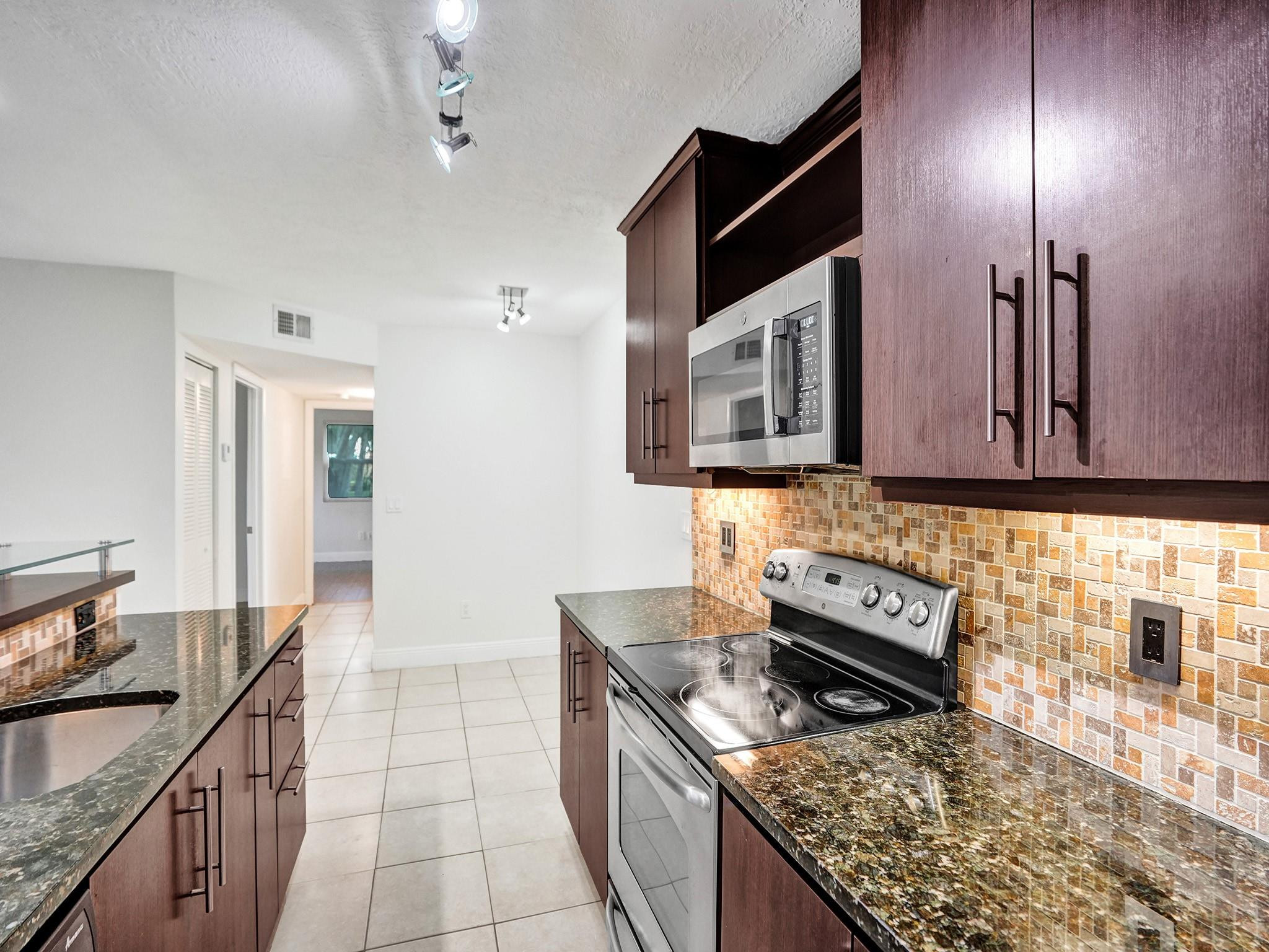 1235 SW 46th Ave 715