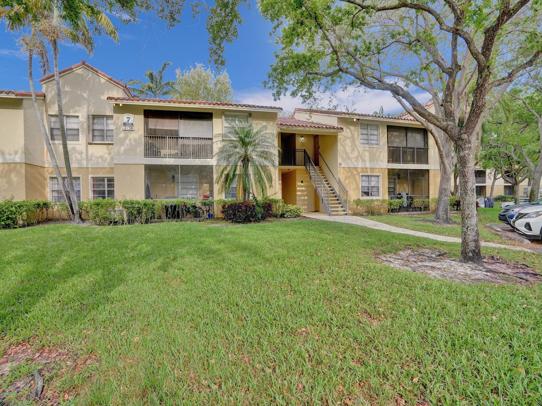 1235 SW 46th Ave 715