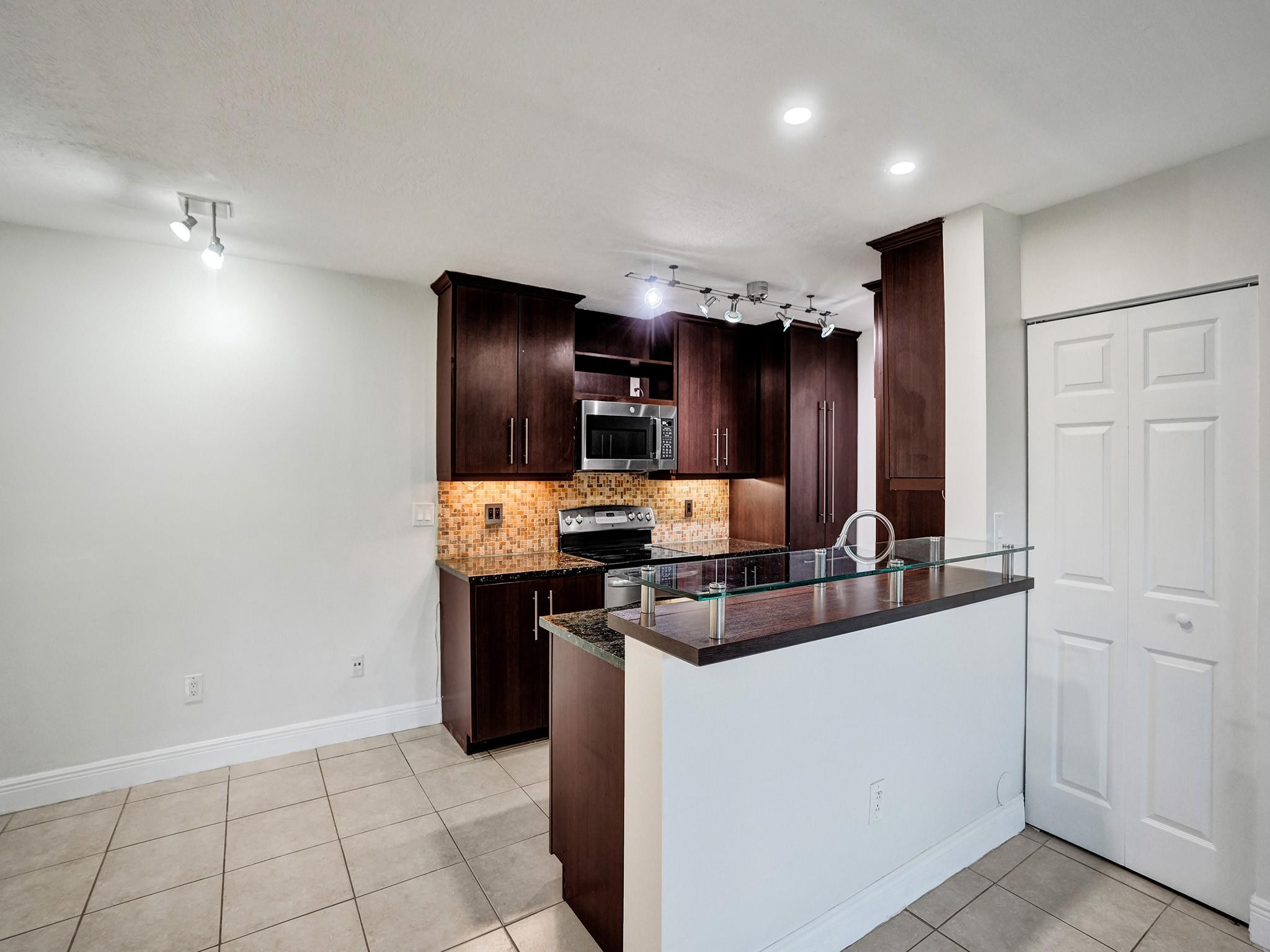 1235 SW 46th Ave 715
