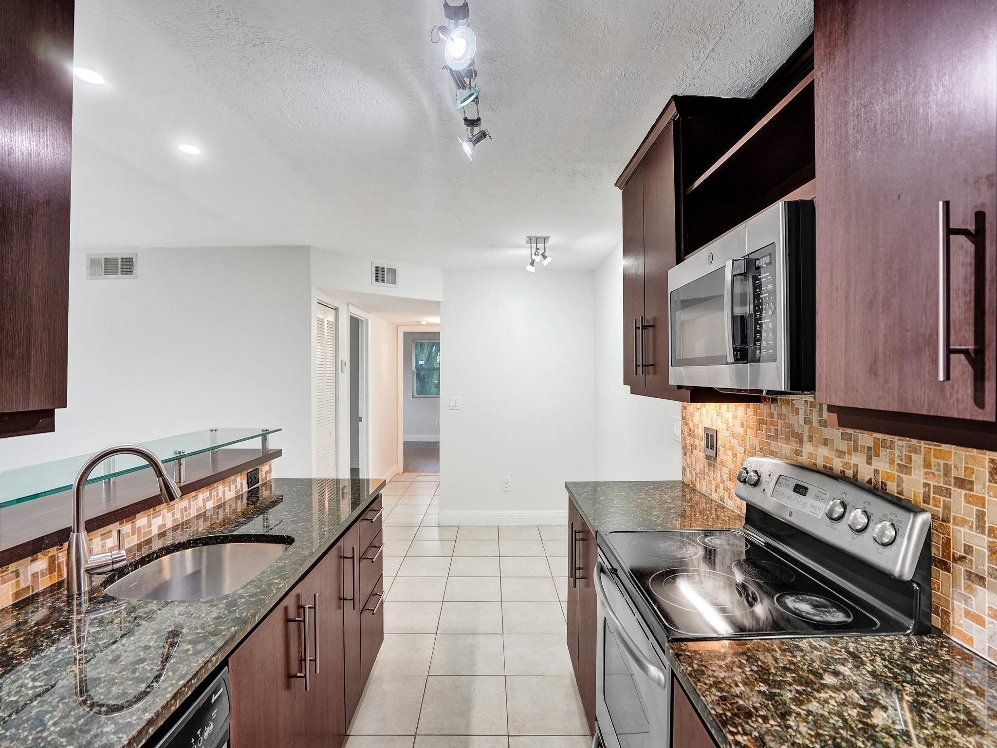 1235 SW 46th Ave 715