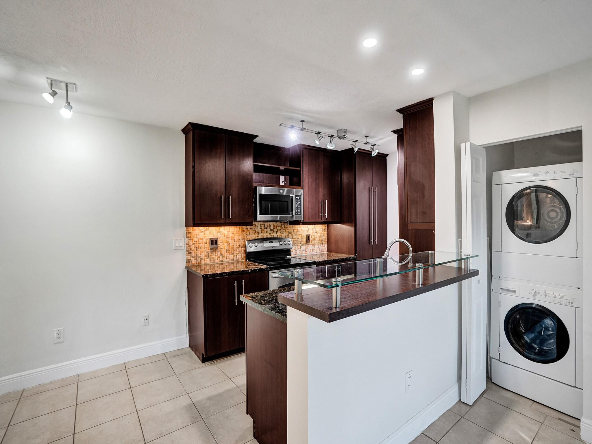 1235 SW 46th Ave 715