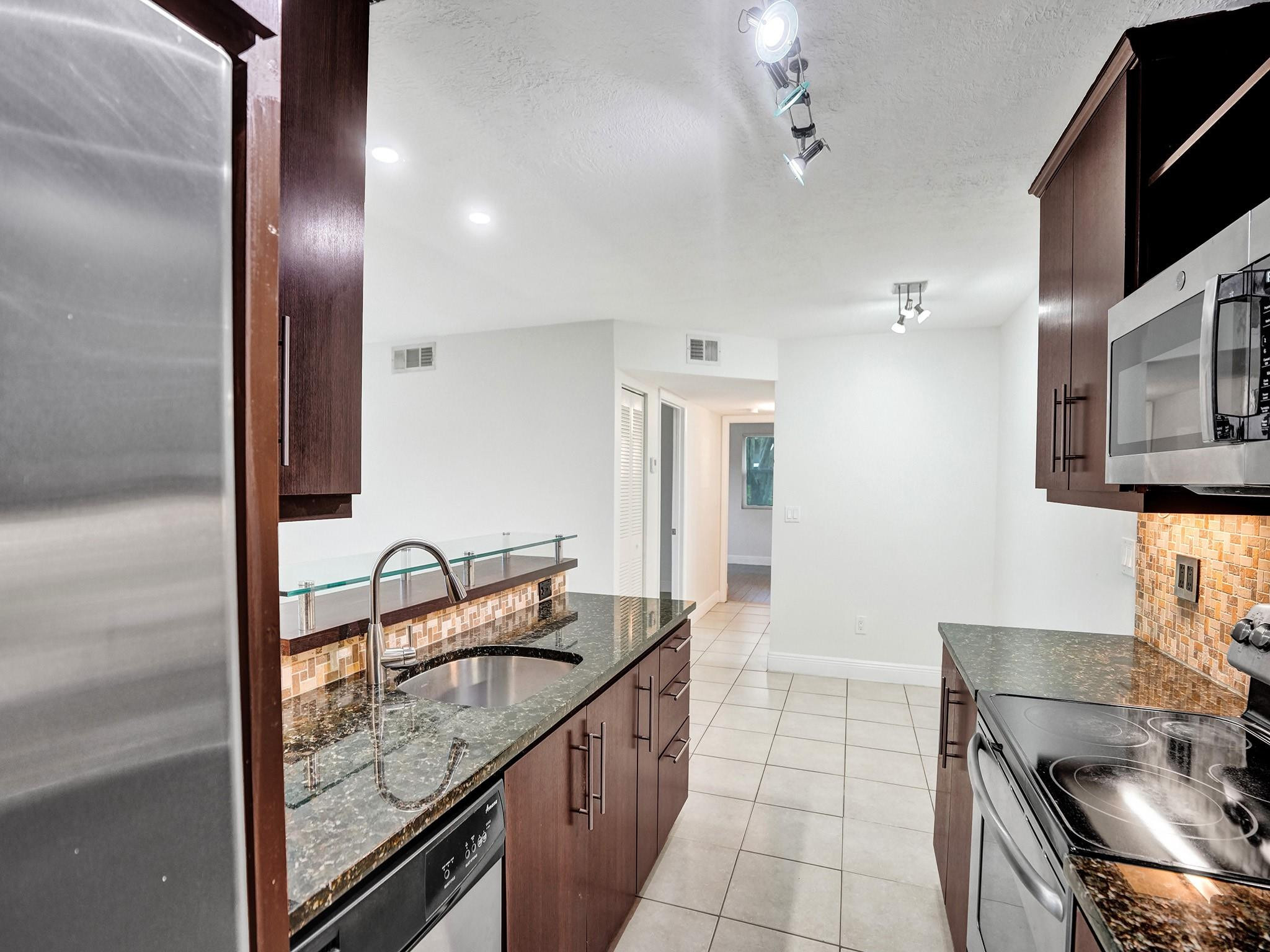1235 SW 46th Ave 715