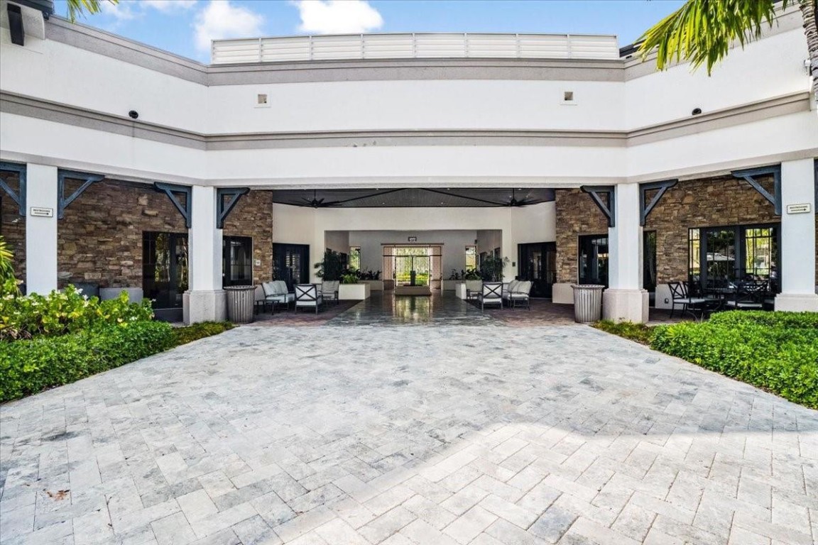 9010 E Watercrest Cir