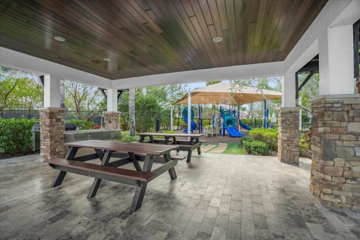 9010 E Watercrest Cir