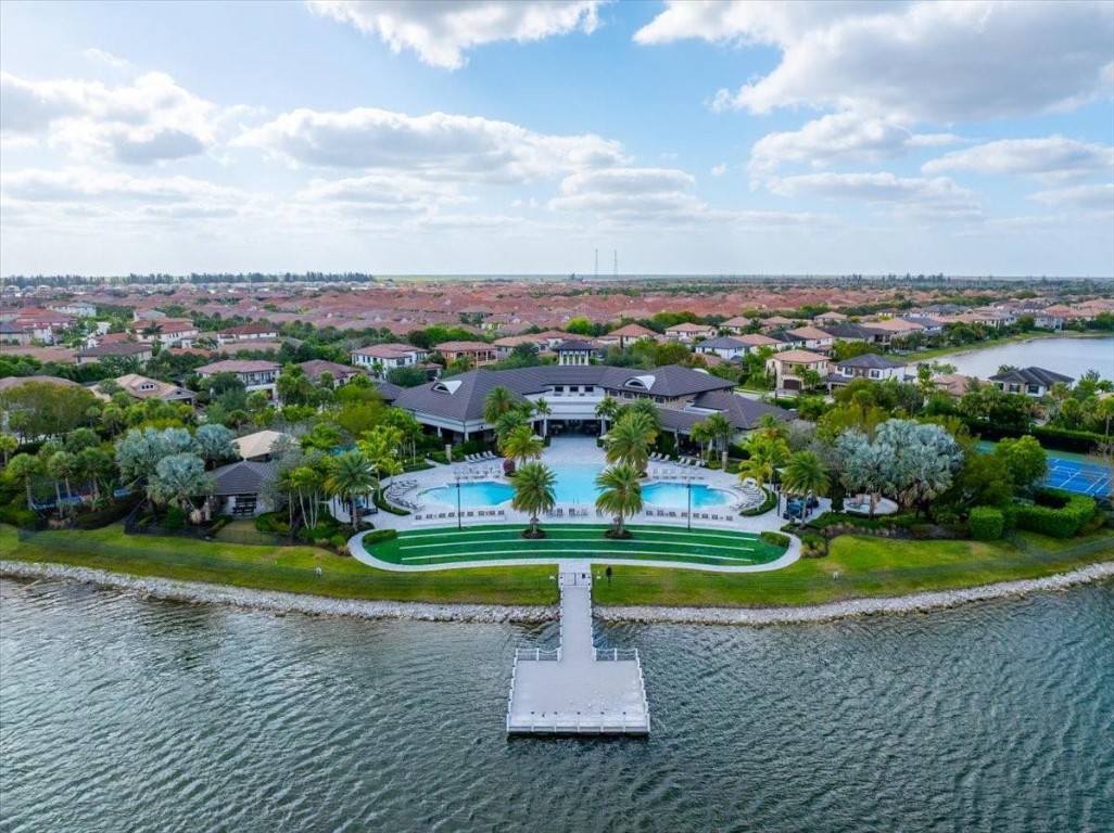 9010 E Watercrest Cir