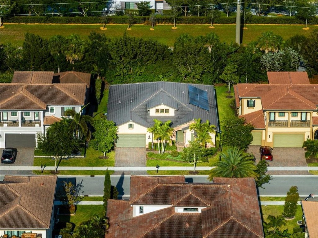 9010 E Watercrest Cir