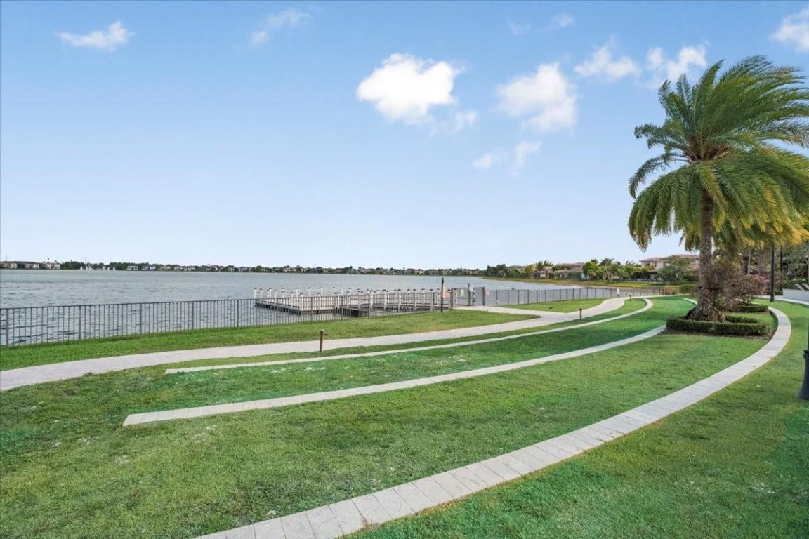 9010 E Watercrest Cir