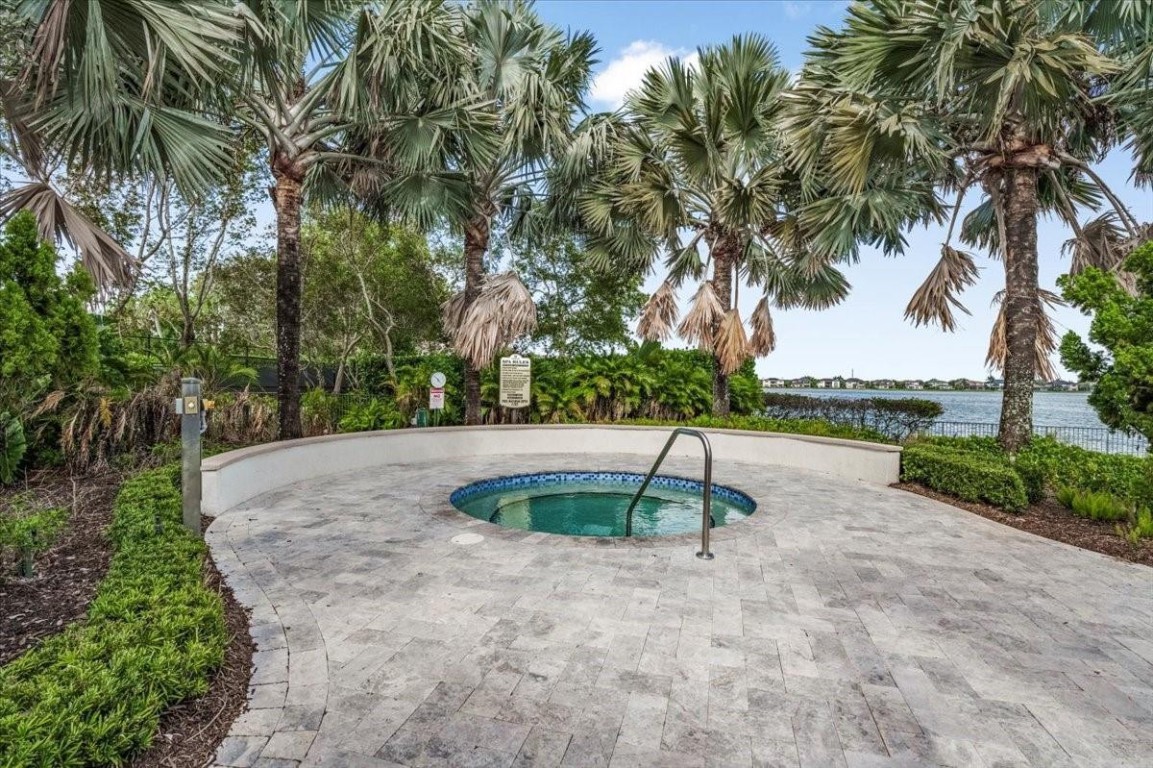 9010 E Watercrest Cir