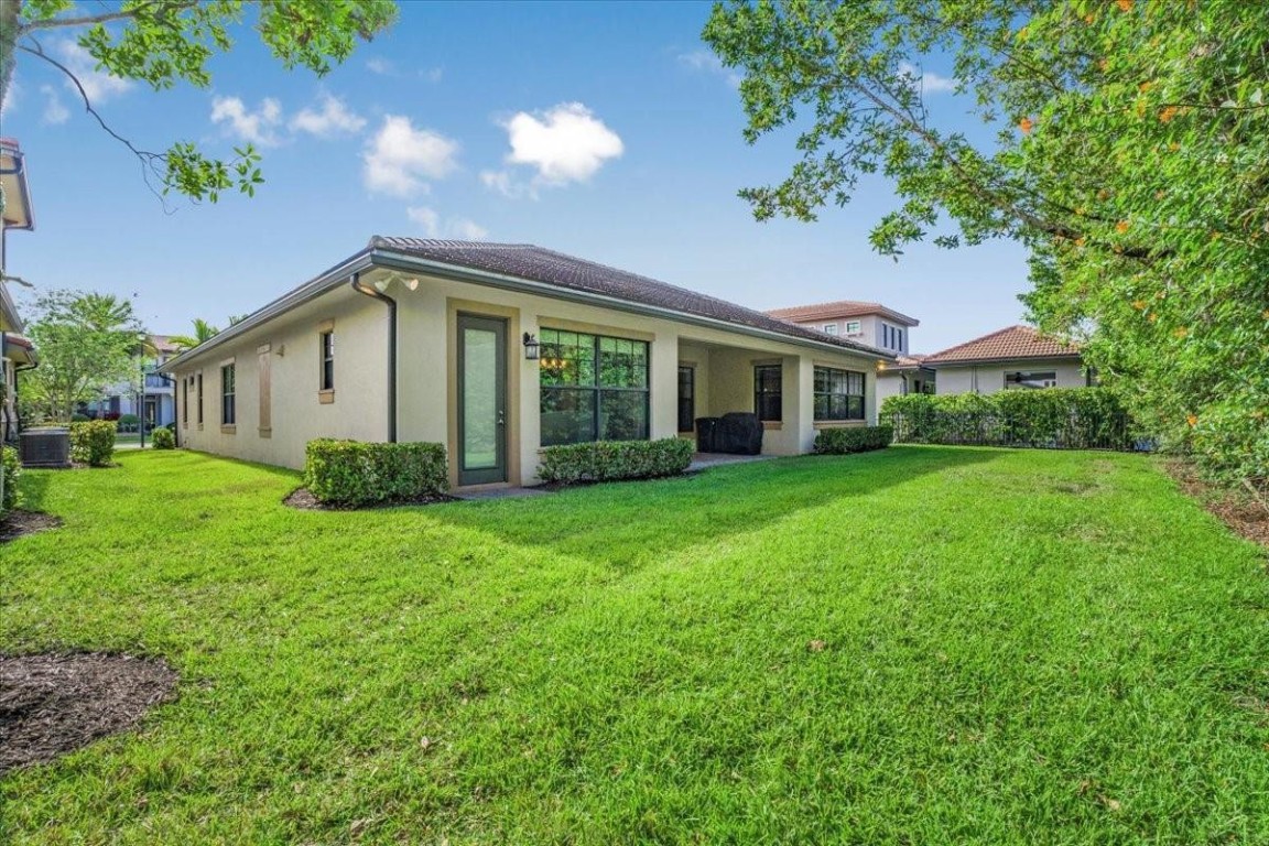 9010 E Watercrest Cir