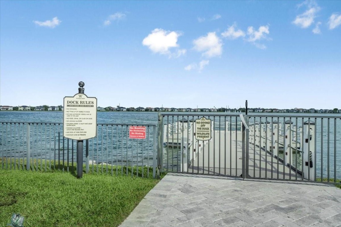 9010 E Watercrest Cir