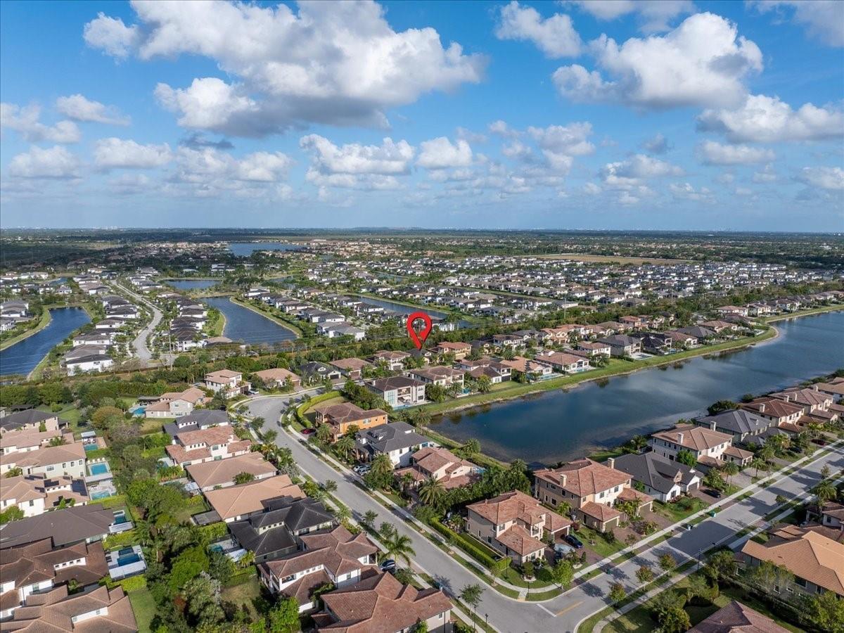 9010 E Watercrest Cir