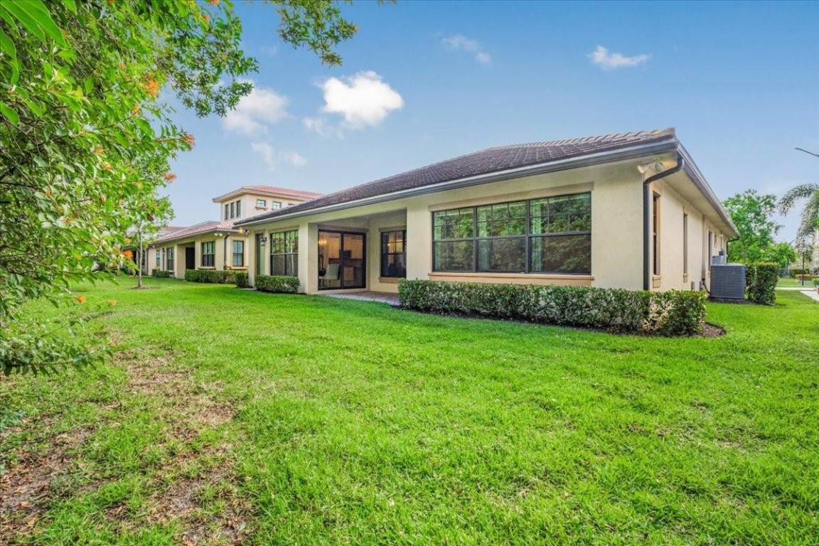 9010 E Watercrest Cir