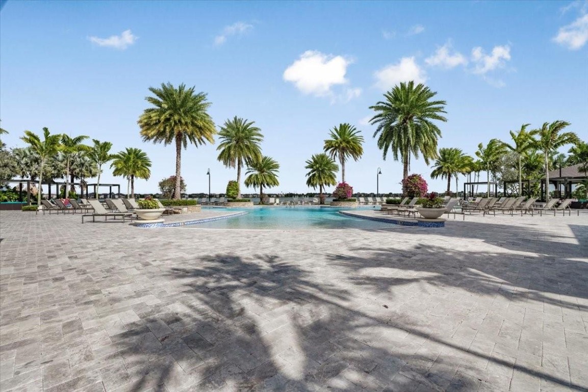 9010 E Watercrest Cir