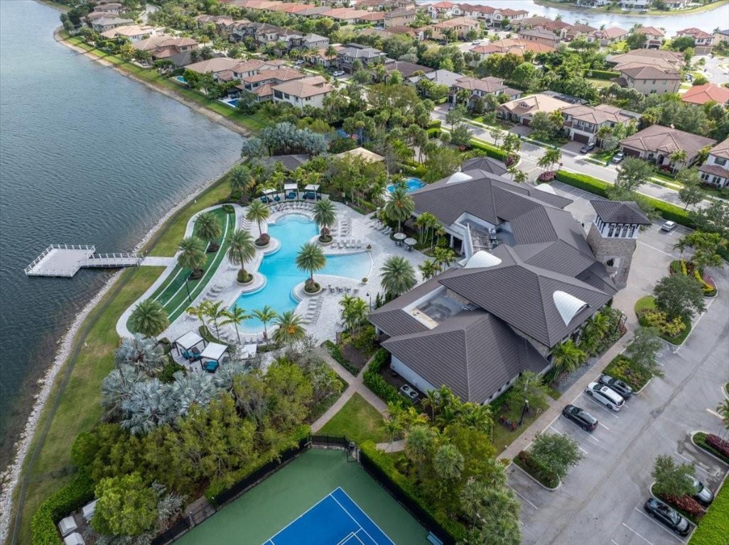 9010 E Watercrest Cir