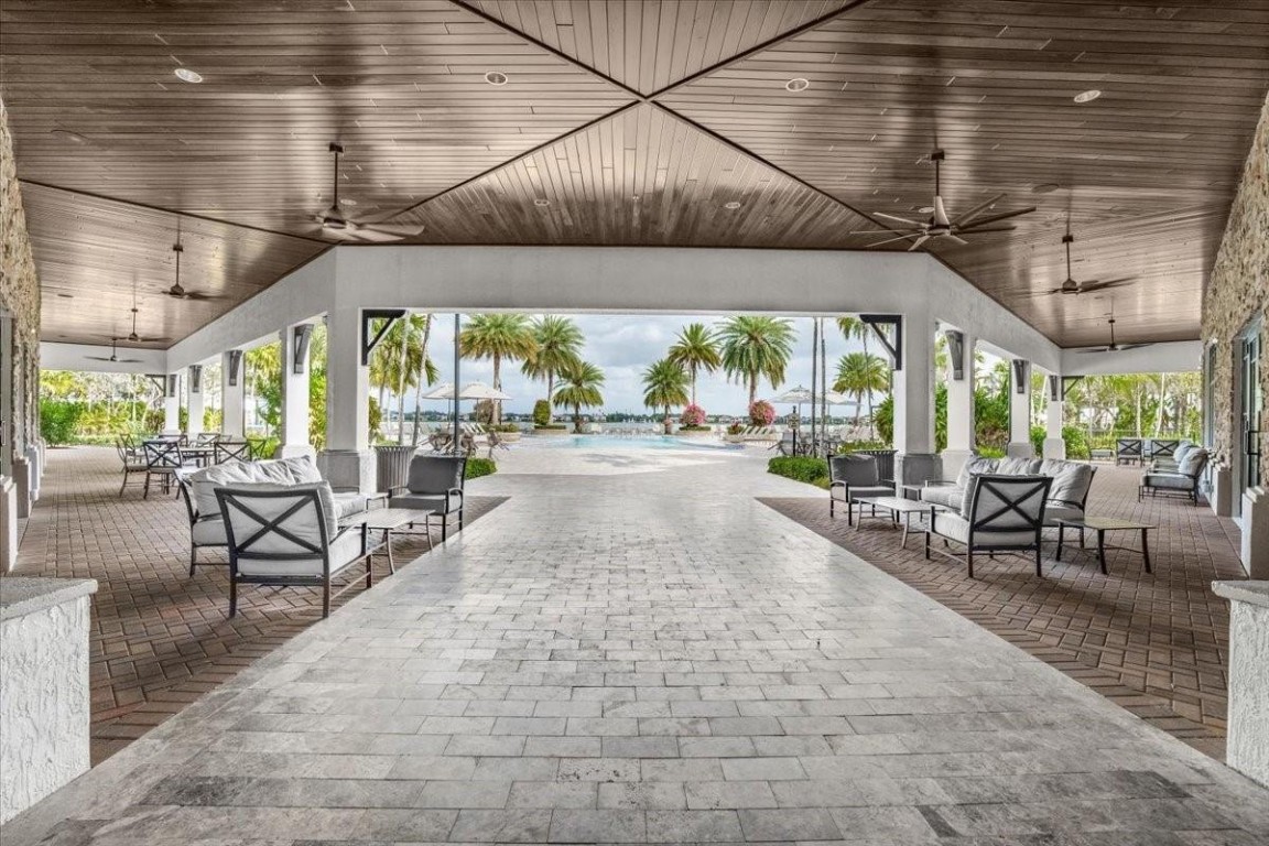 9010 E Watercrest Cir