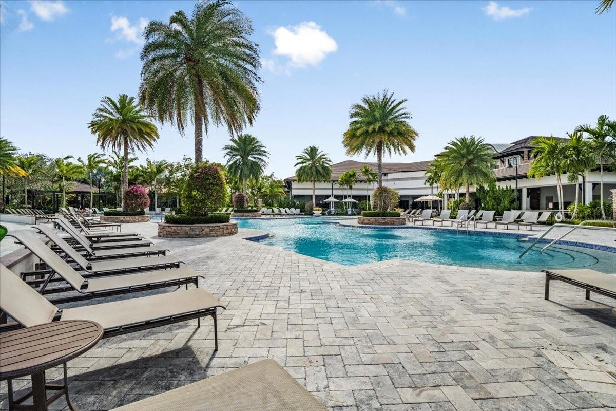 9010 E Watercrest Cir