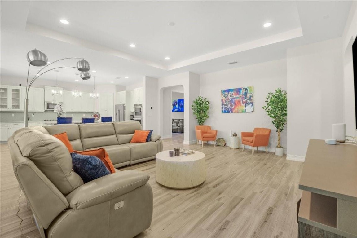 9010 E Watercrest Cir