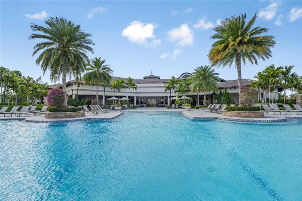 9010 E Watercrest Cir