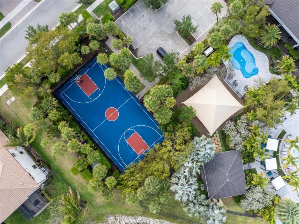 9010 E Watercrest Cir