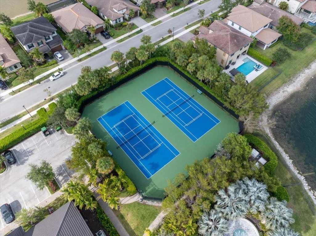 9010 E Watercrest Cir