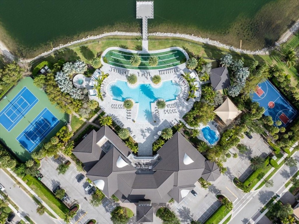 9010 E Watercrest Cir