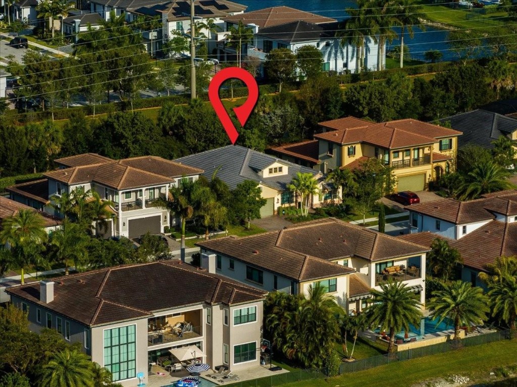 9010 E Watercrest Cir