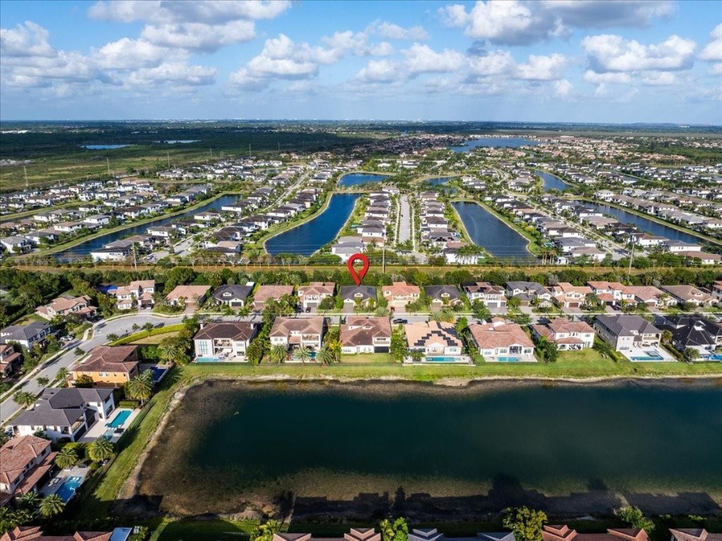 9010 E Watercrest Cir