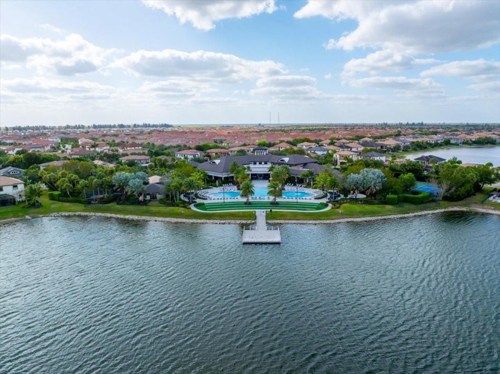 9010 E Watercrest Cir