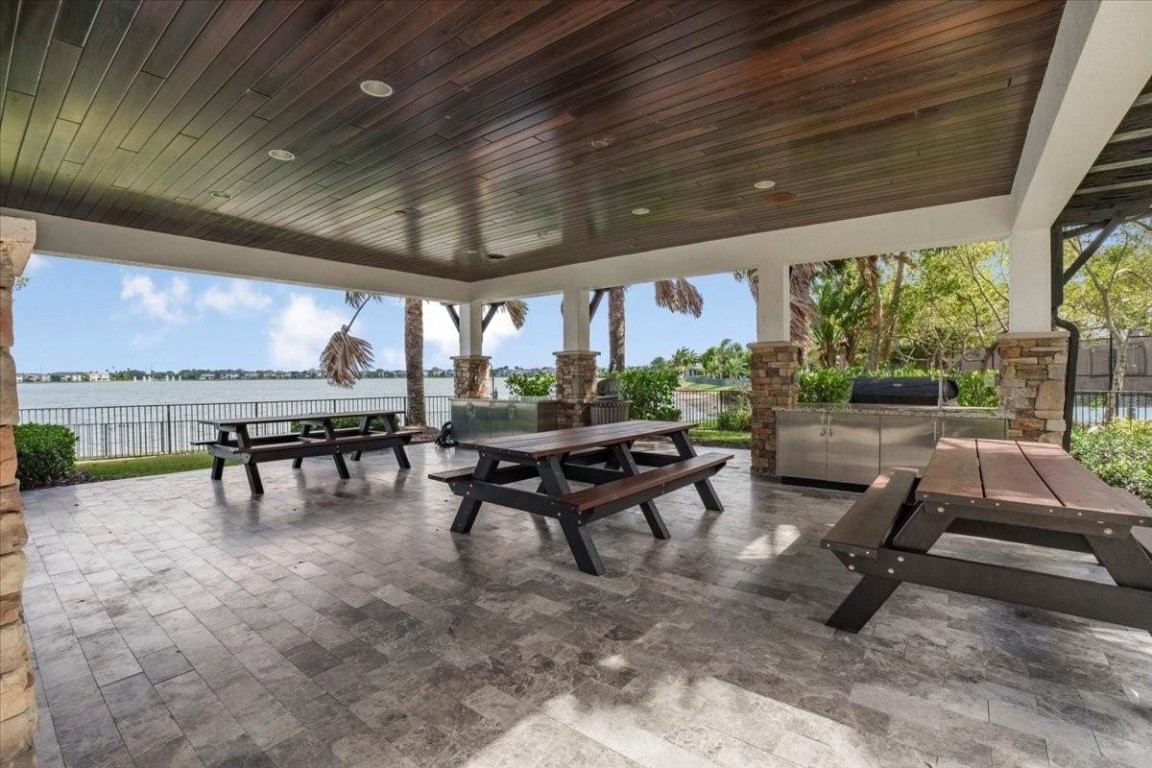 9010 E Watercrest Cir