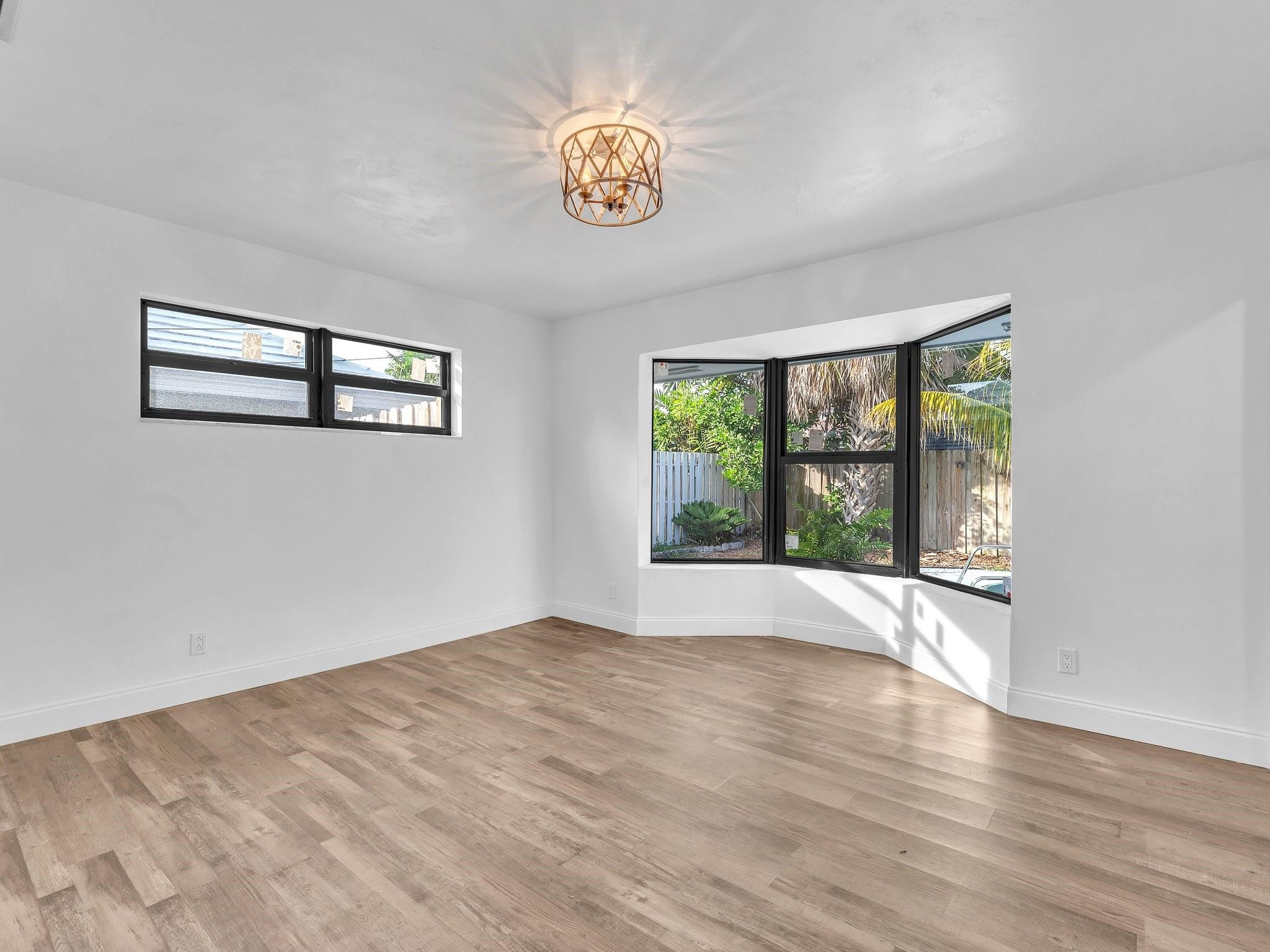 2021 NE 59th Pl