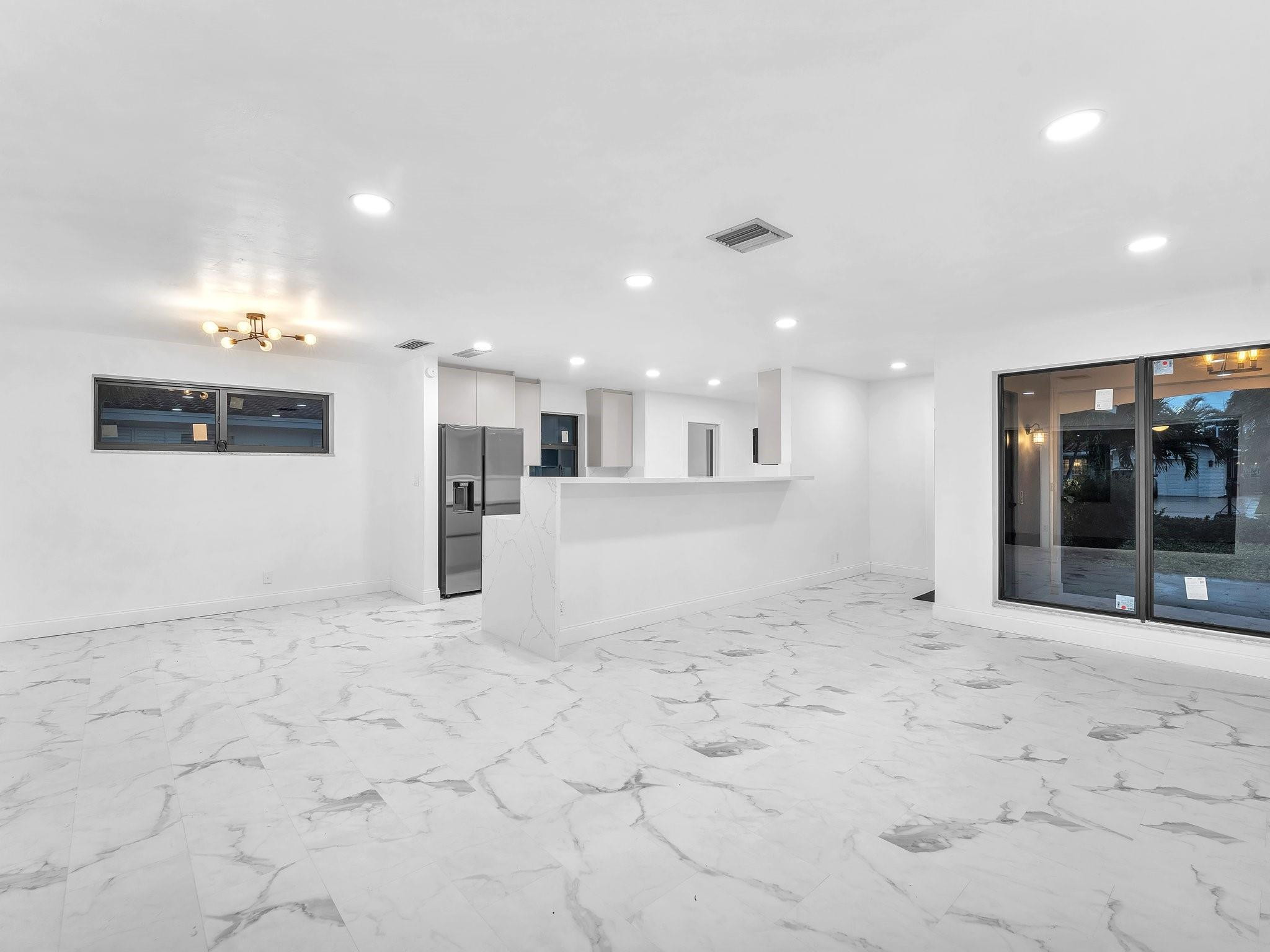 2021 NE 59th Pl