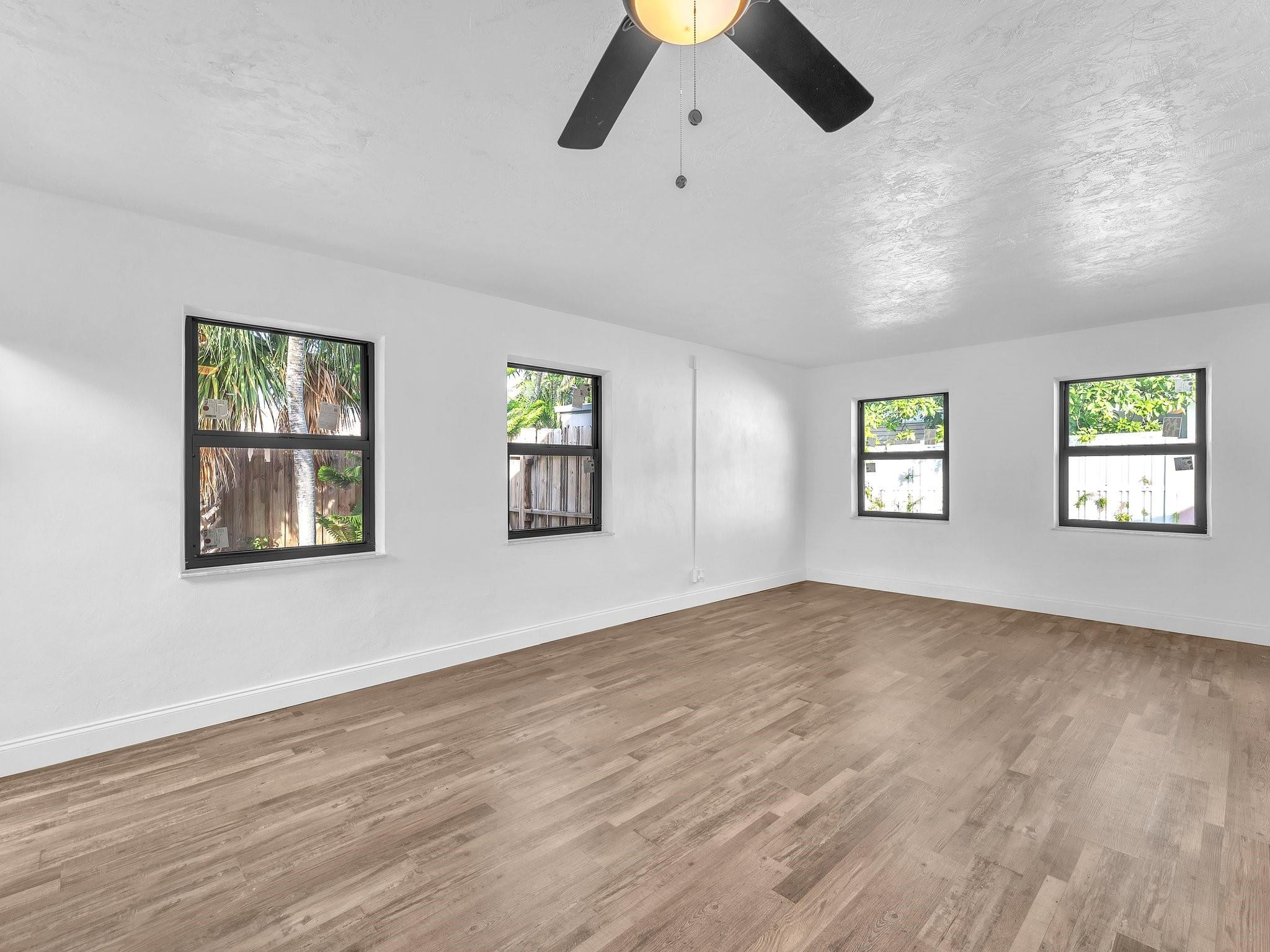 2021 NE 59th Pl