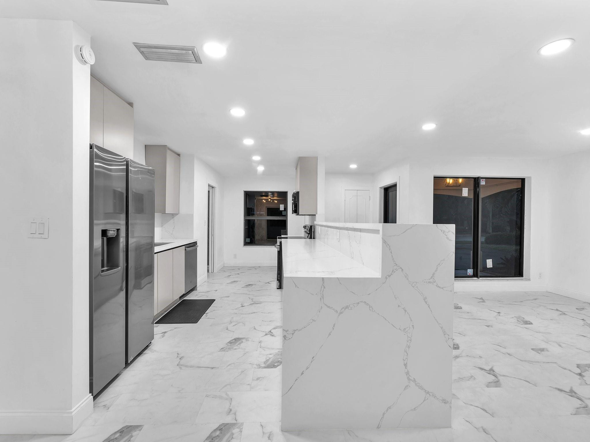 2021 NE 59th Pl
