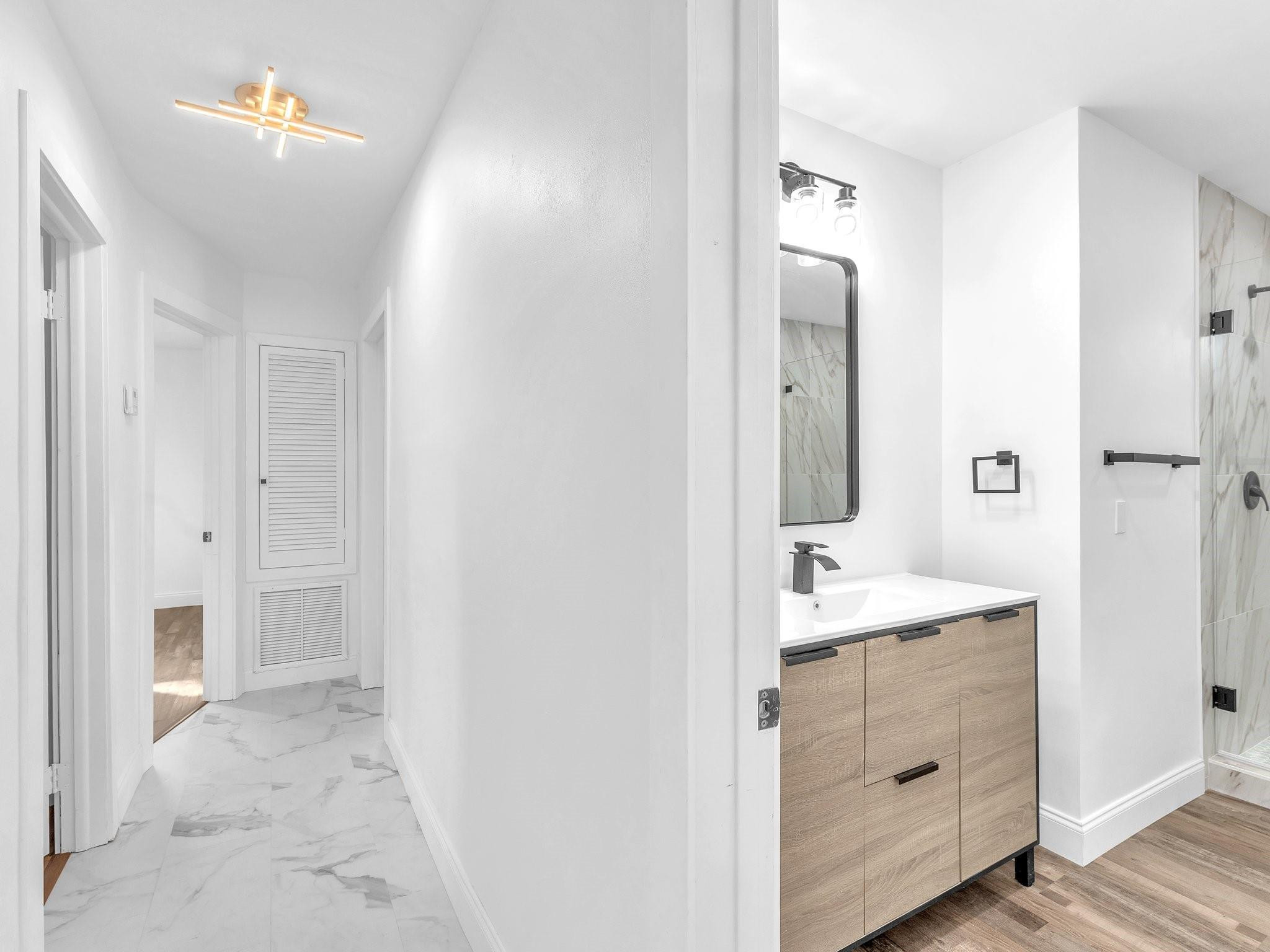 2021 NE 59th Pl