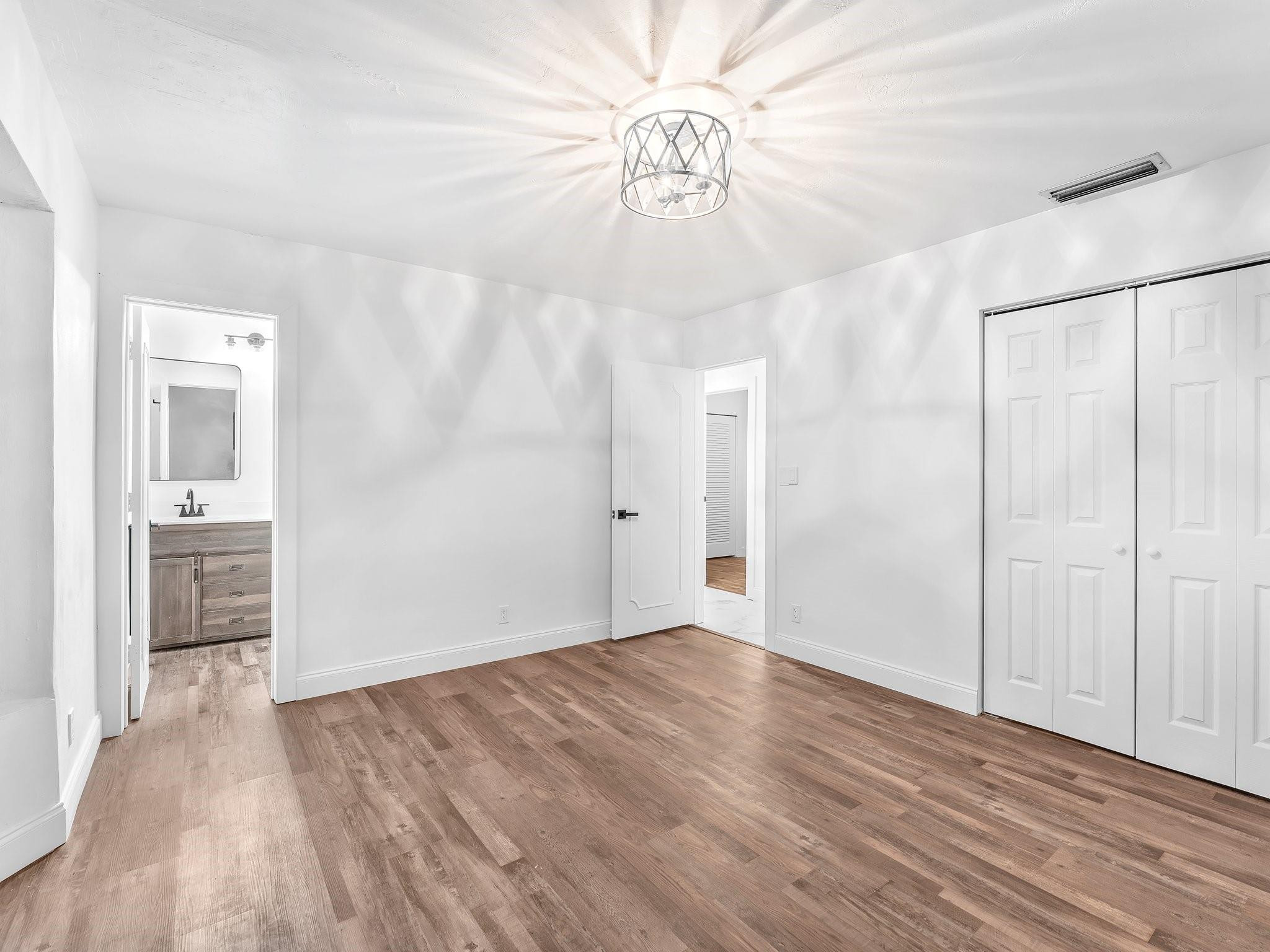 2021 NE 59th Pl