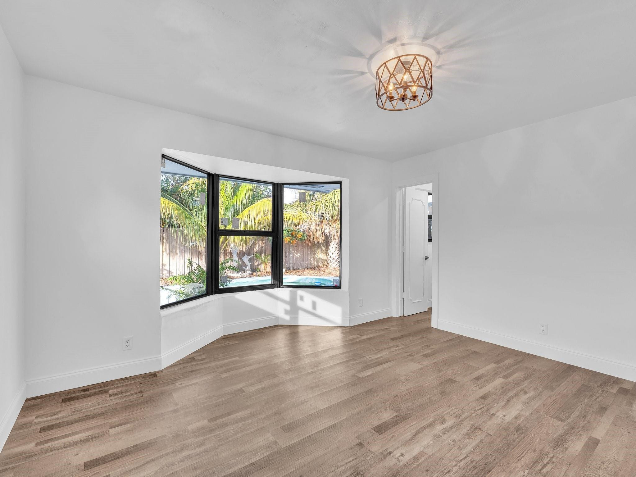 2021 NE 59th Pl