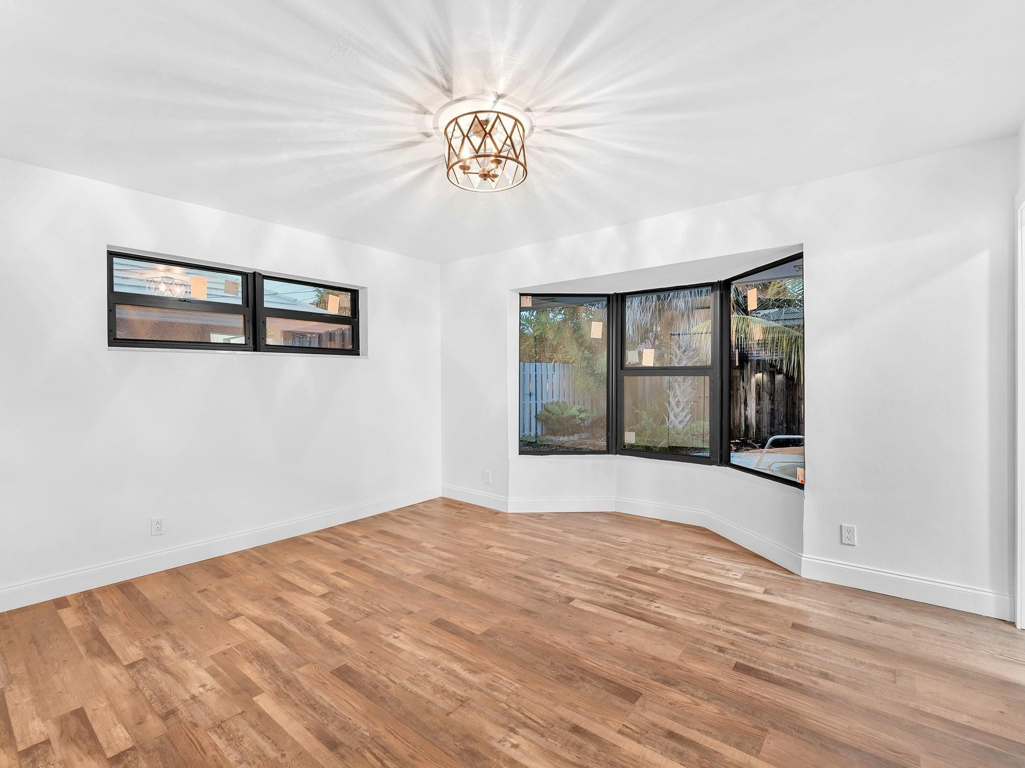 2021 NE 59th Pl