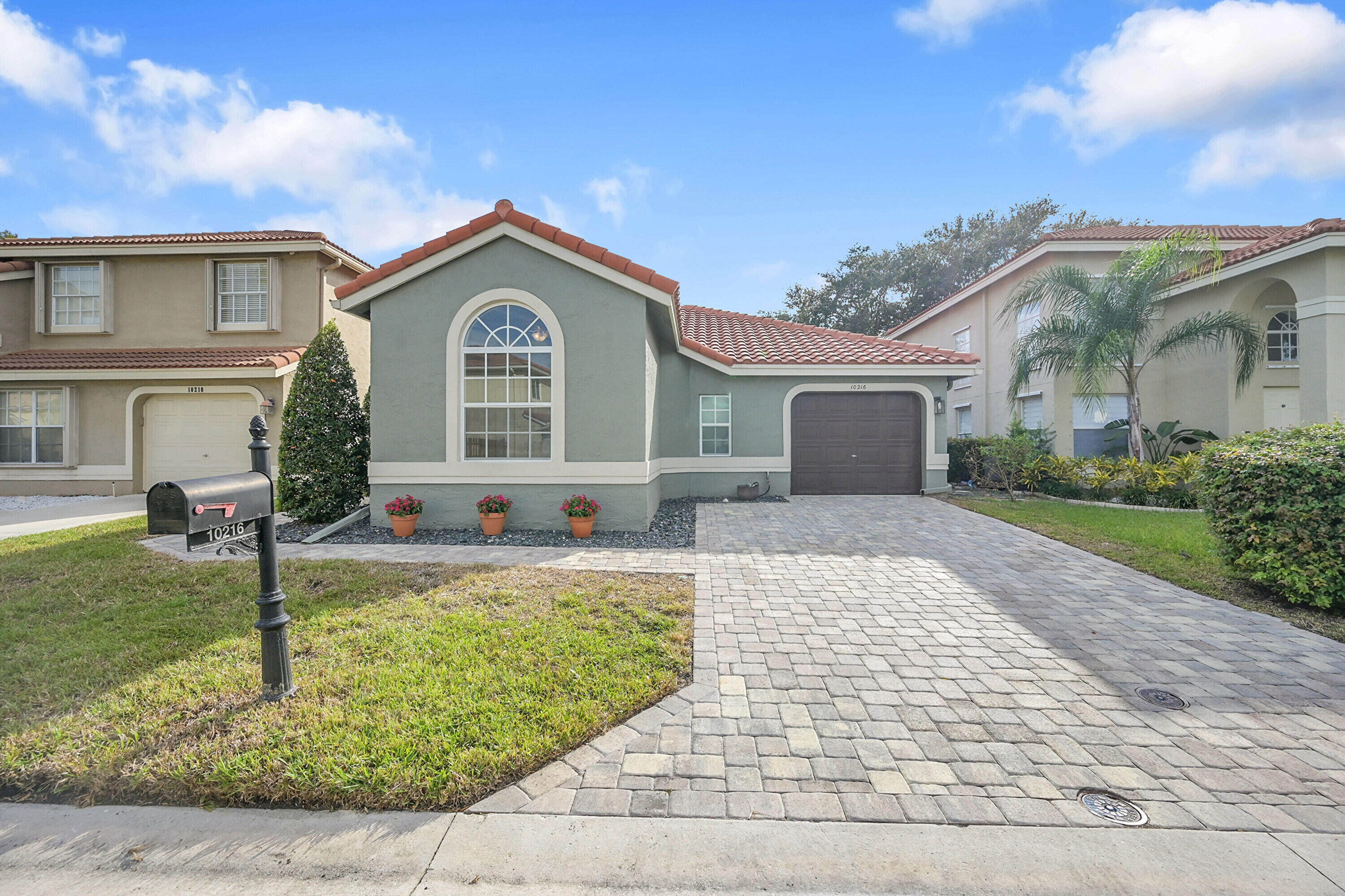 10216 Breezeway Place