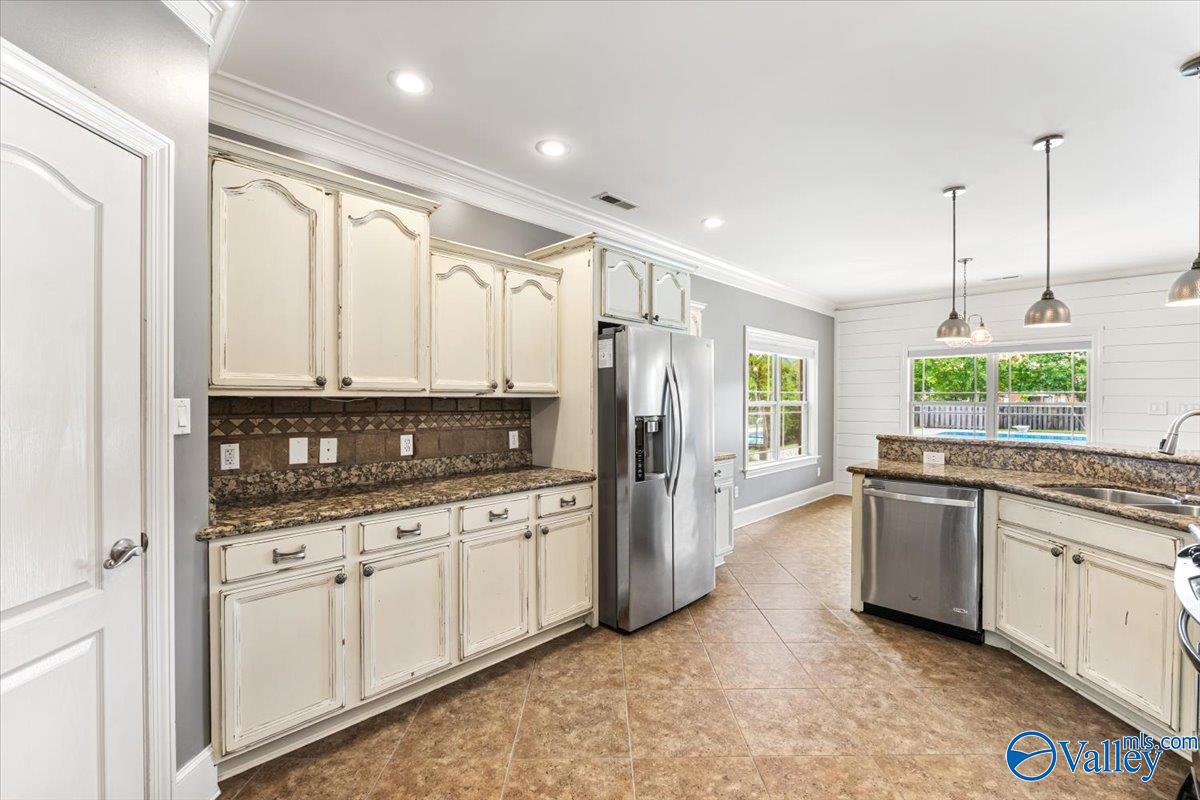 2311 Amberly Lane SW