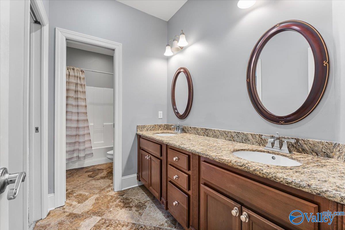 2311 Amberly Lane SW
