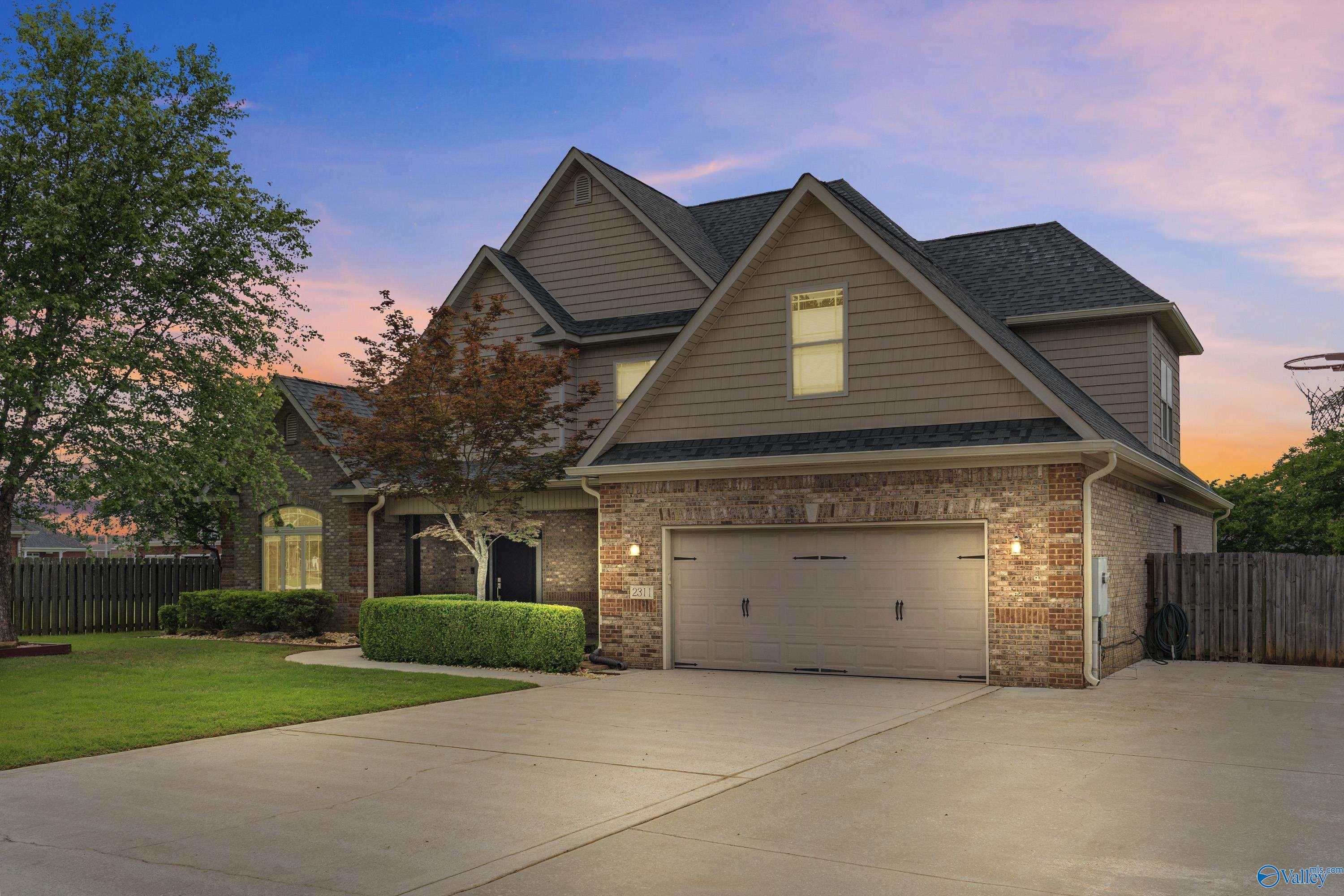 2311 Amberly Lane SW