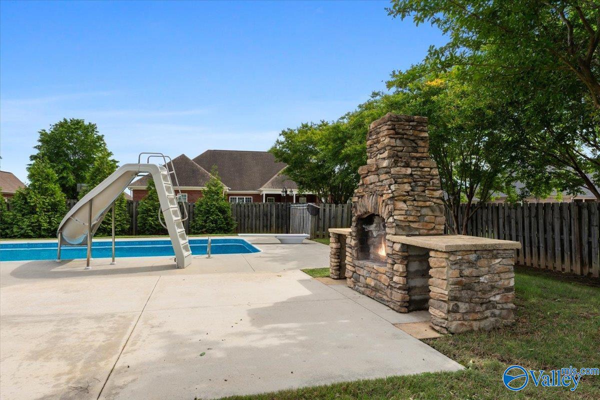 2311 Amberly Lane SW