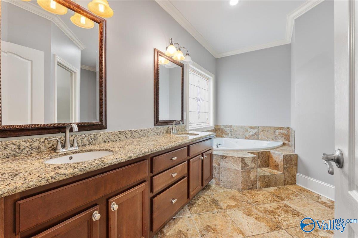 2311 Amberly Lane SW