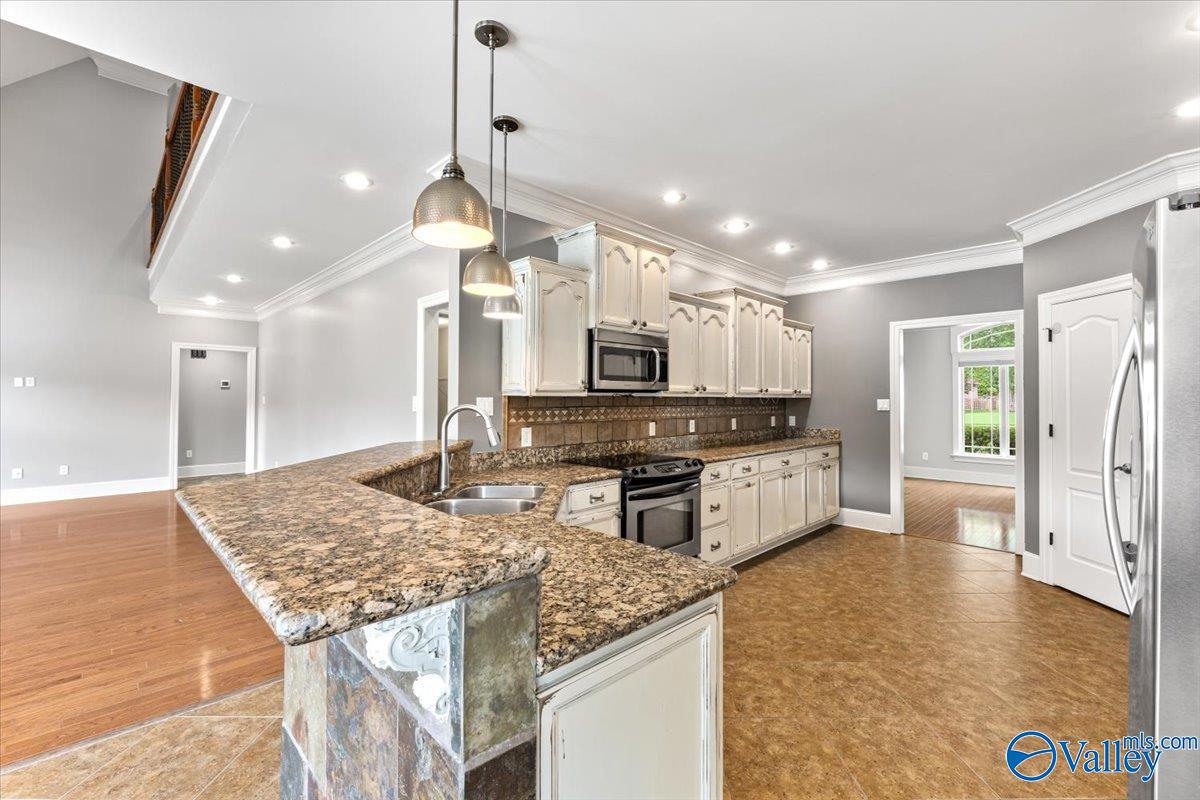 2311 Amberly Lane SW