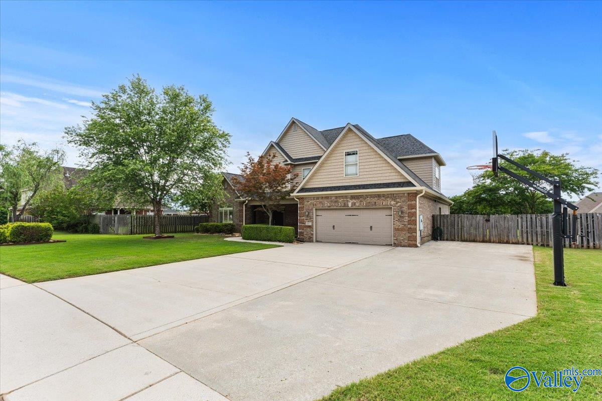 2311 Amberly Lane SW
