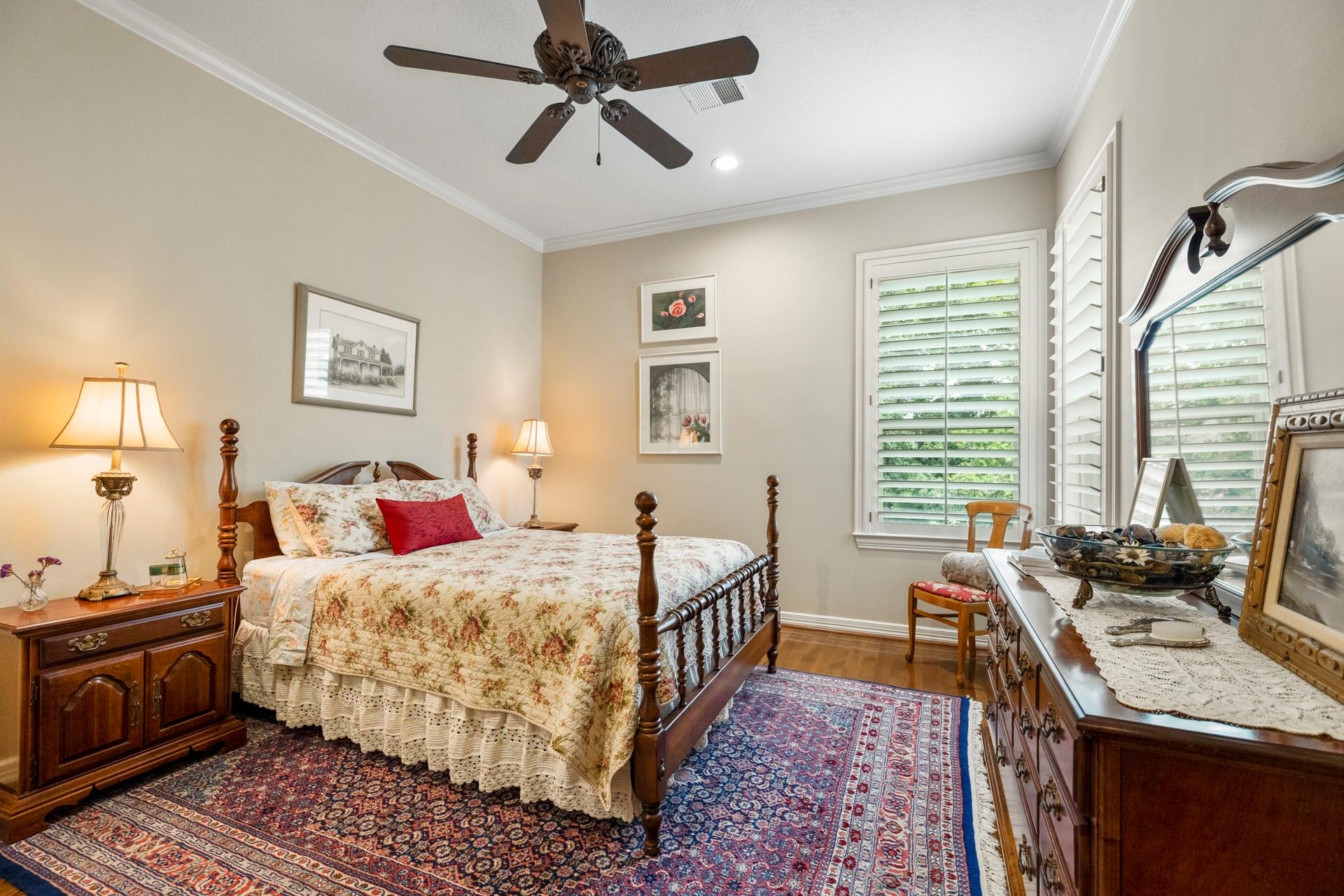 30 W Bracebridge Circle