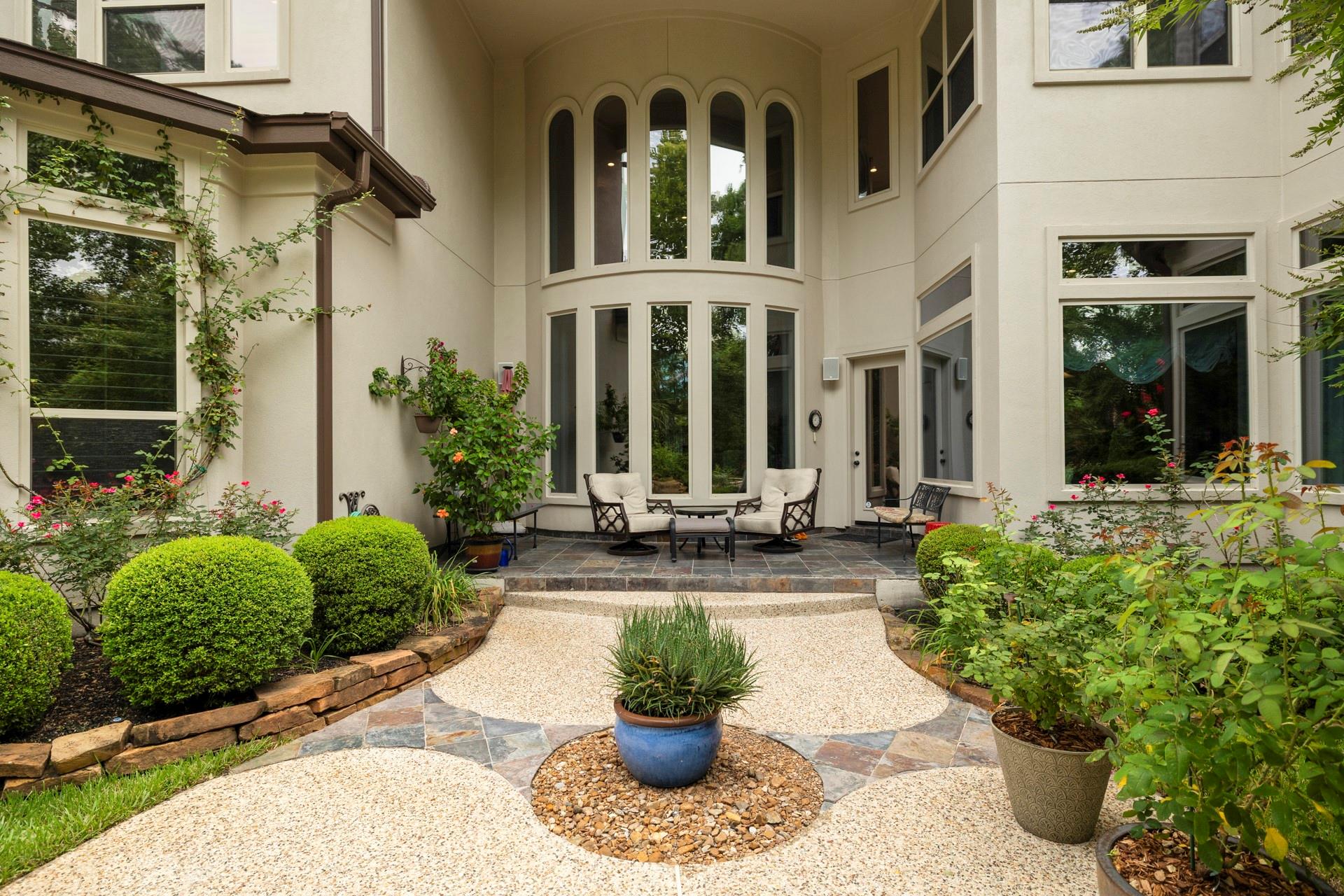 30 W Bracebridge Circle
