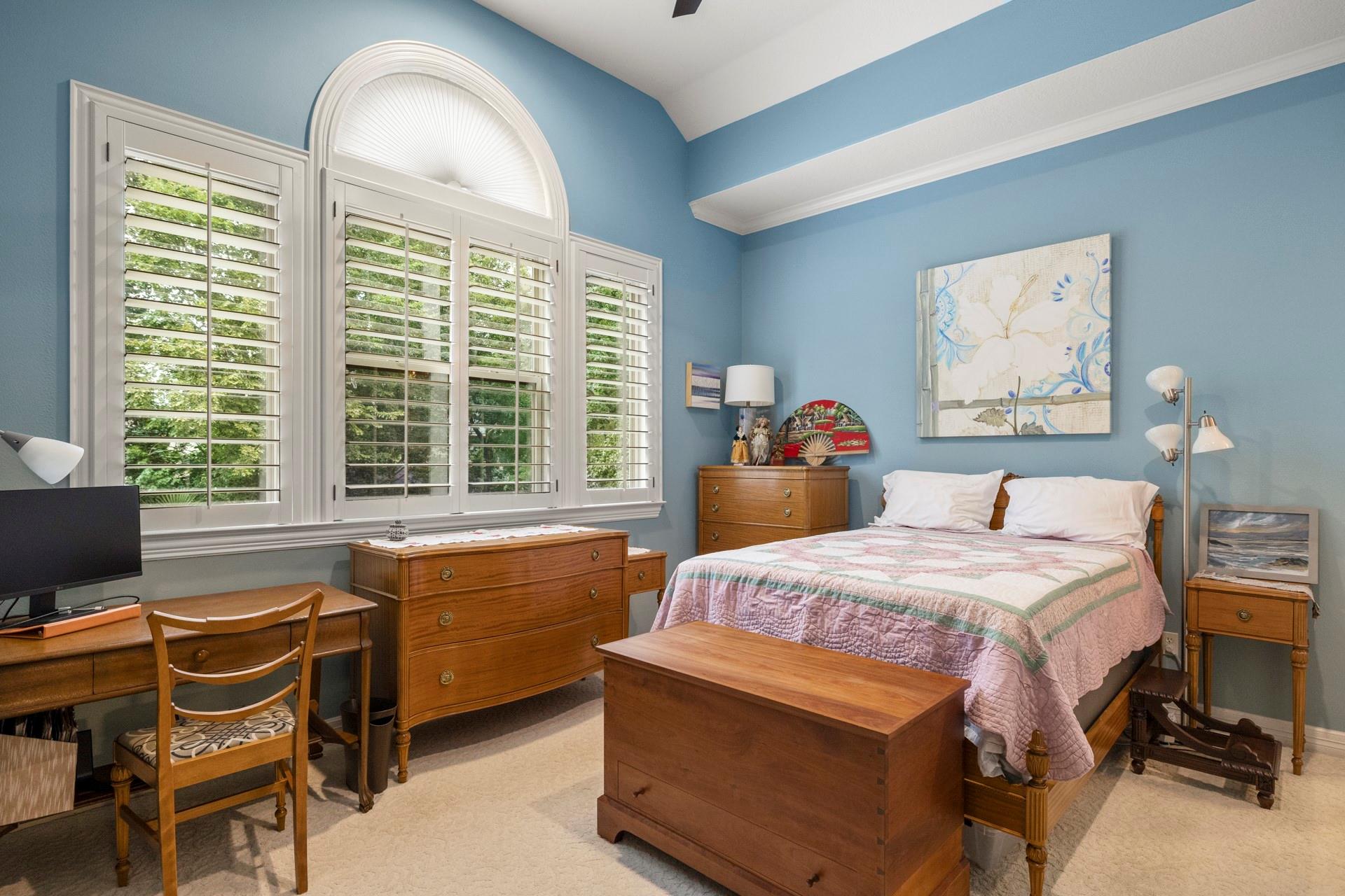 30 W Bracebridge Circle