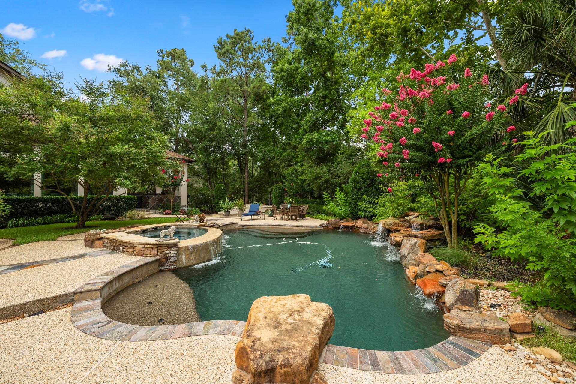 30 W Bracebridge Circle