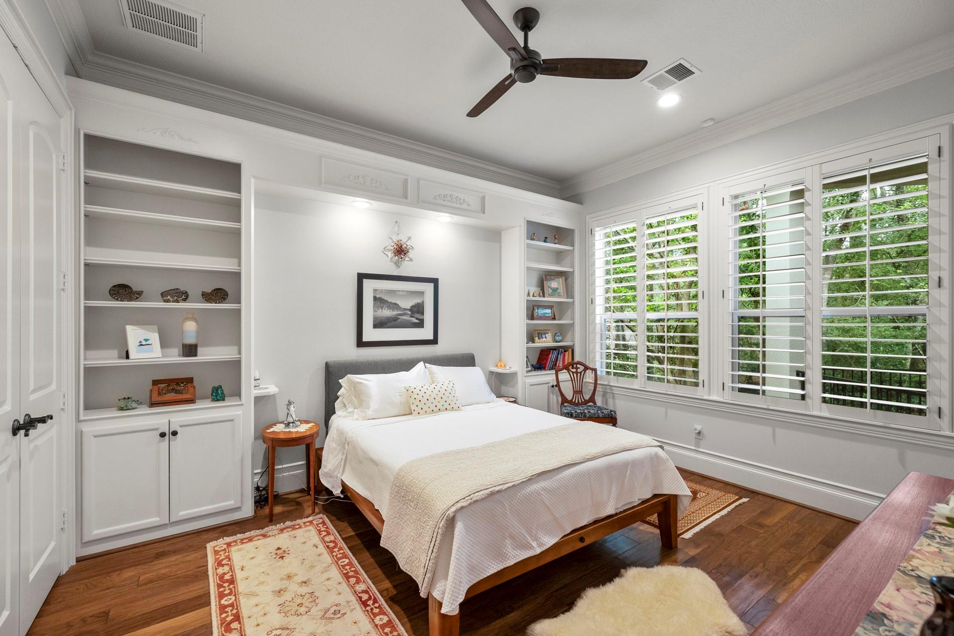 30 W Bracebridge Circle